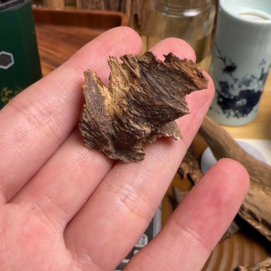 1**2香港壳子沉香沉香1.3克