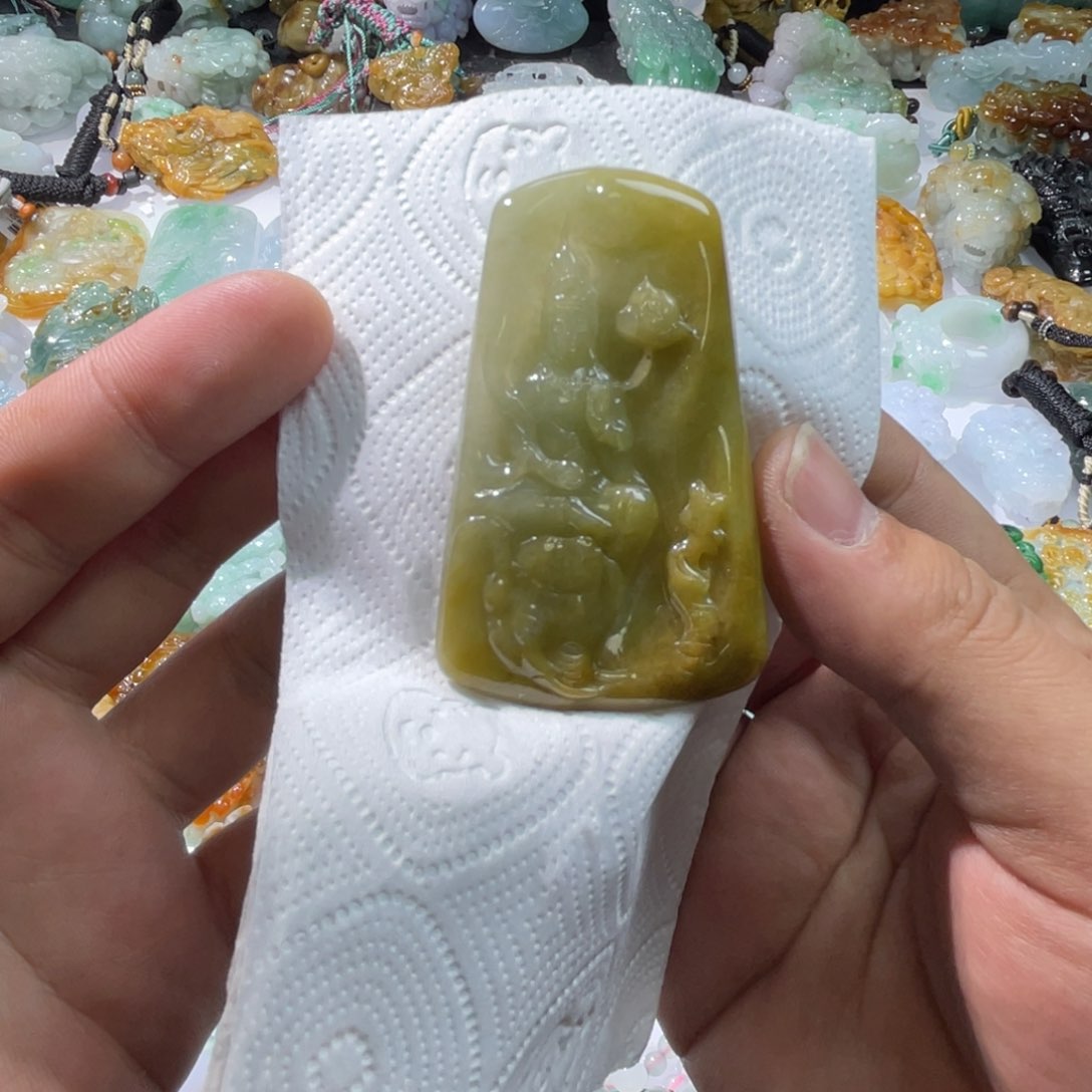 翡翠颈饰未镶嵌天然