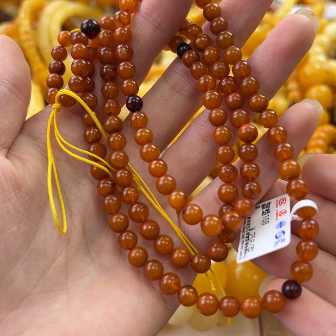 未镶嵌琥珀珠宝奇石