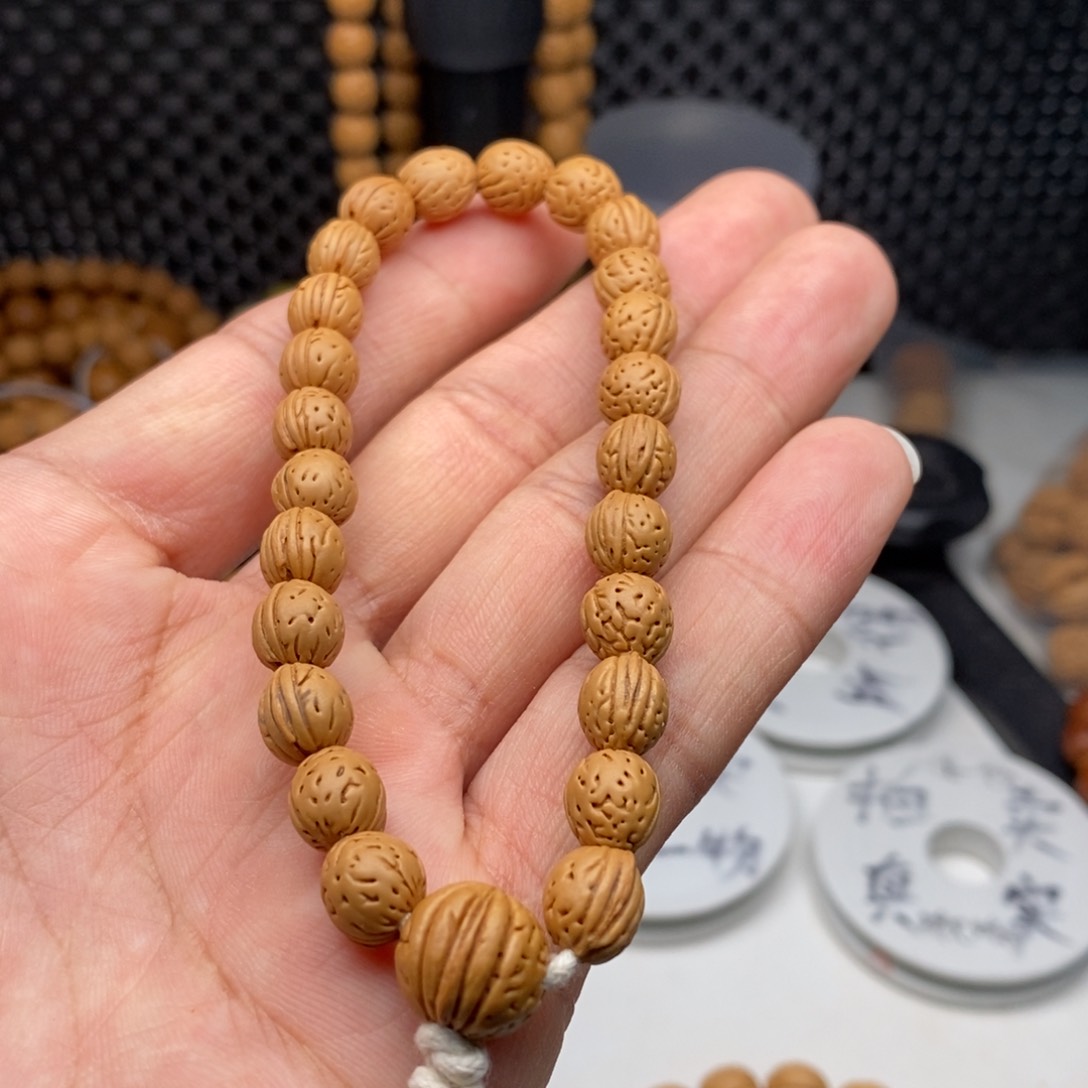文玩核桃手串风**顺野生同树桃核手串