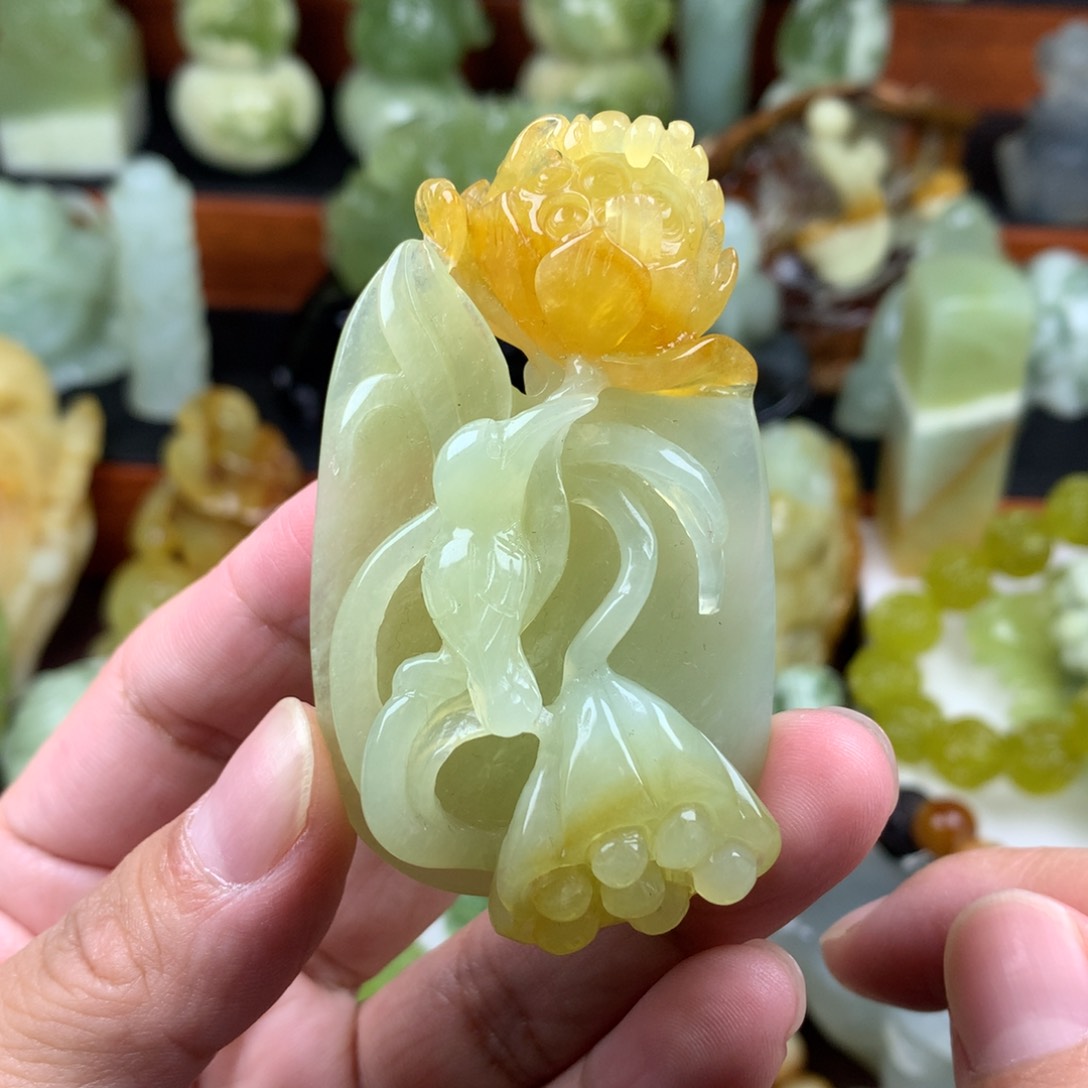 岫玉手把件未镶嵌