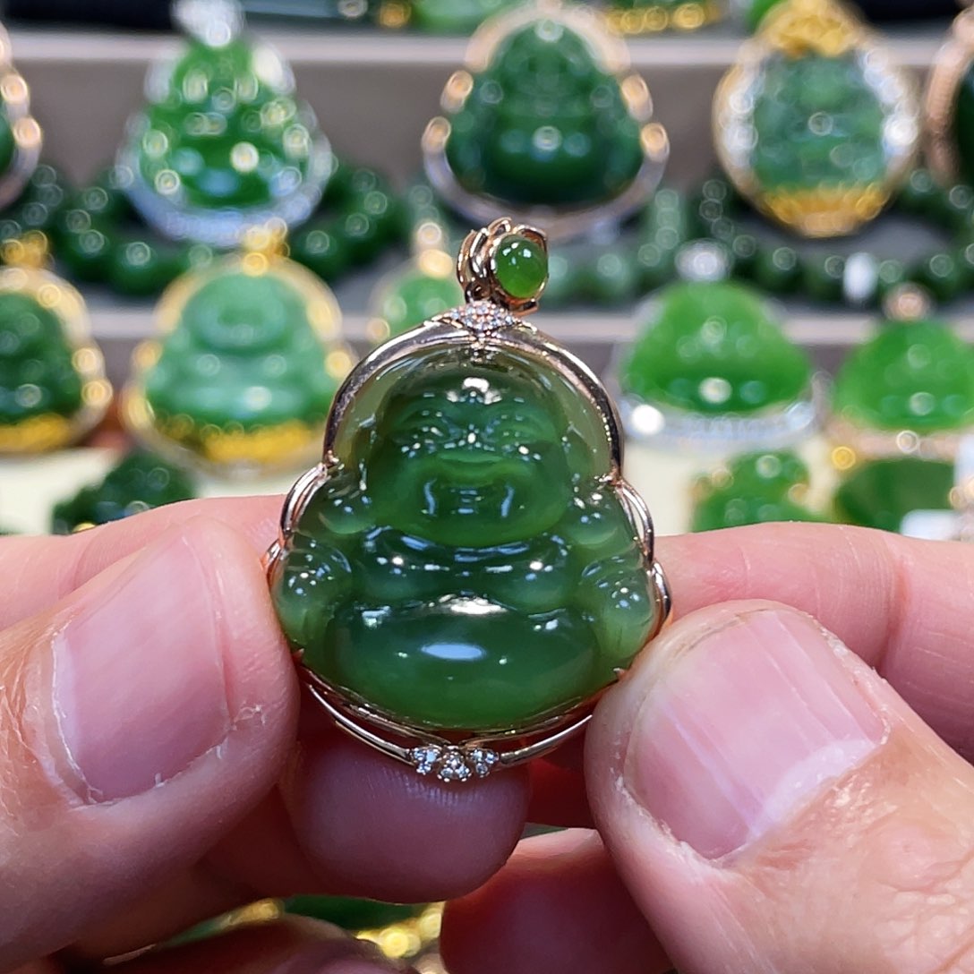 和田玉（碧玉）颈饰18K金镶嵌佛公25mm