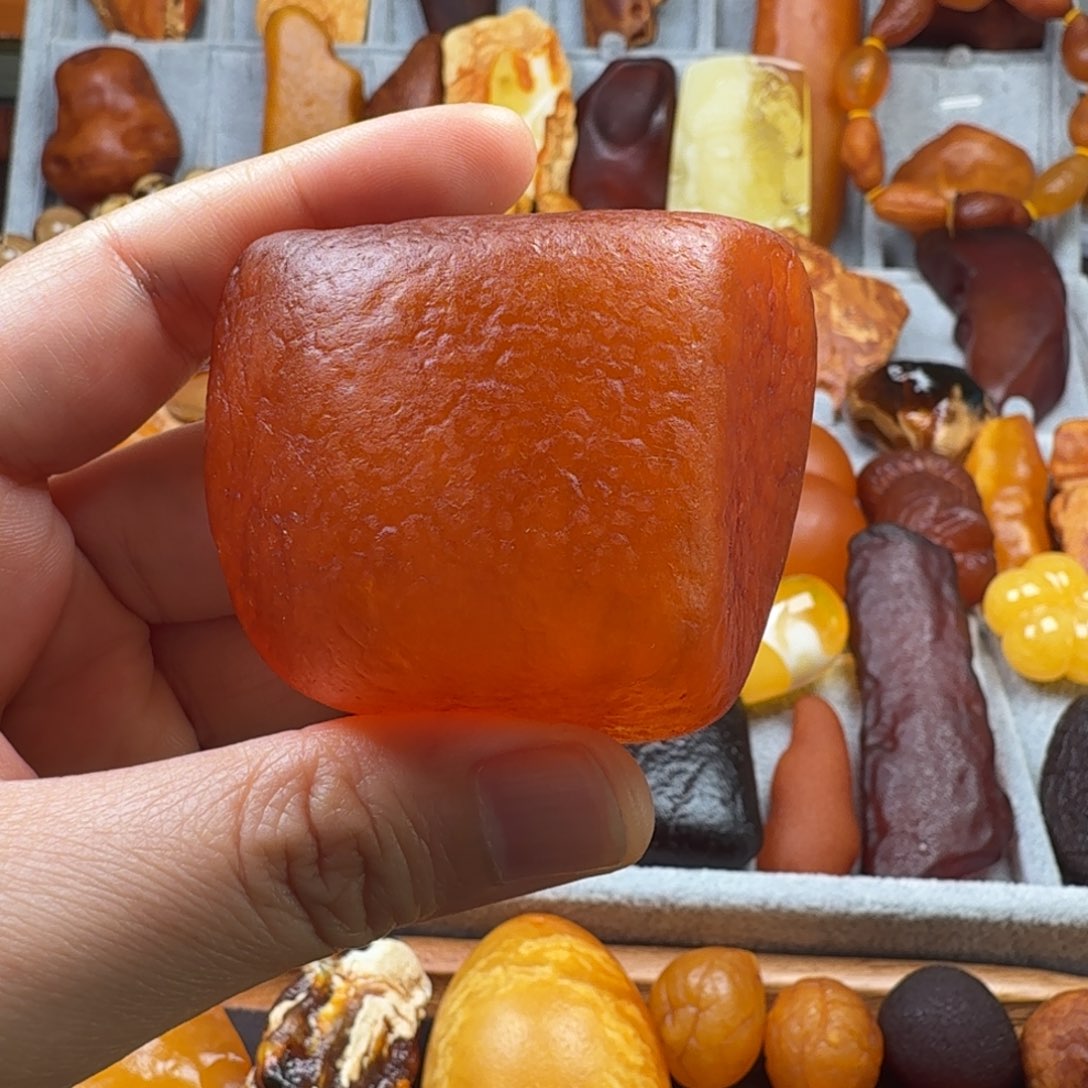 定制琥珀未镶嵌57克