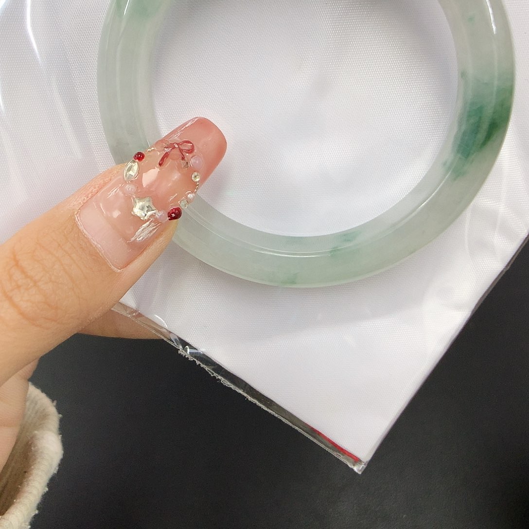 翡翠手镯未镶嵌天然缅甸翡翠手镯