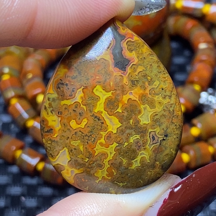 玛瑙/玉髓颈饰未镶嵌