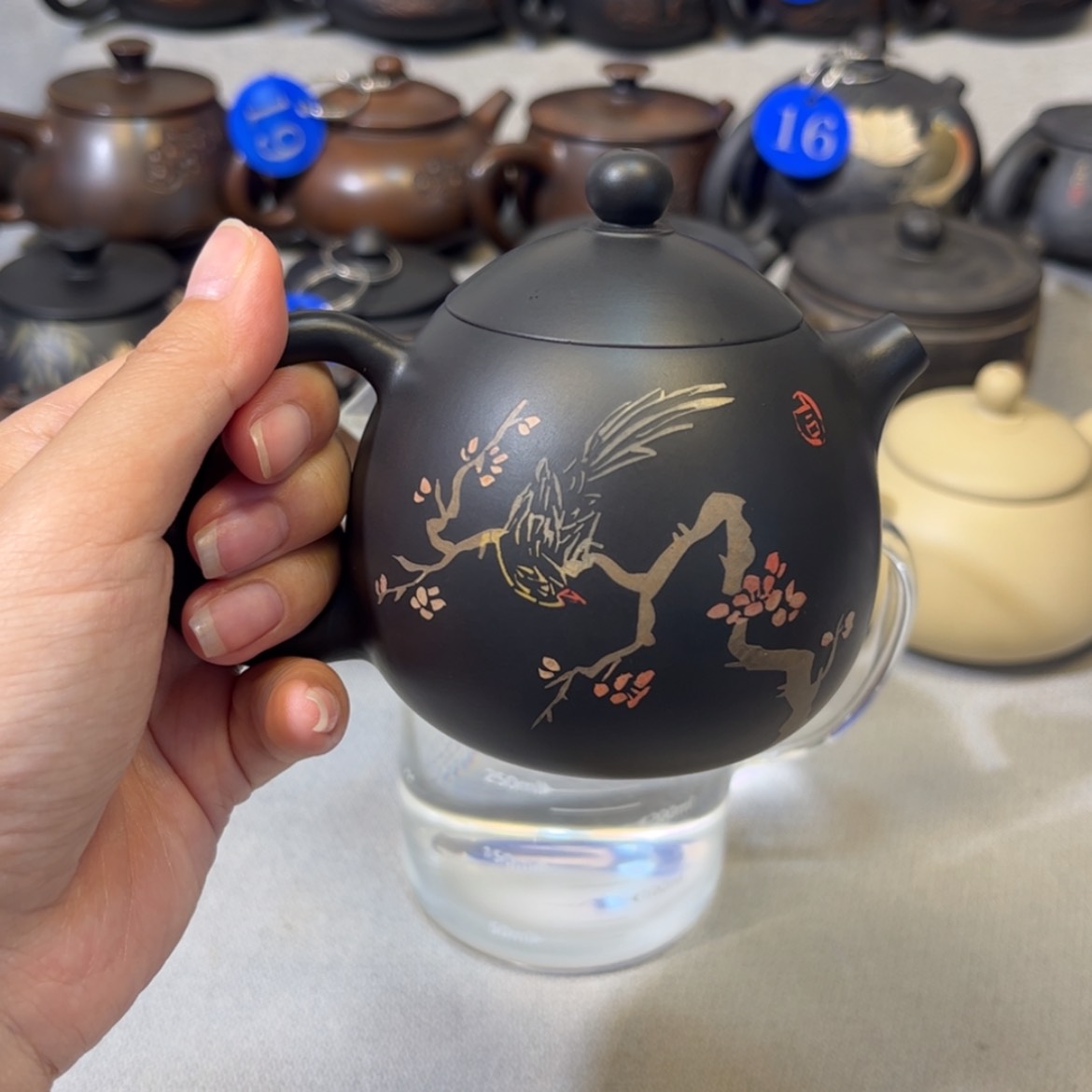 【闪购商品】红泥 微瑕 容量 200c c