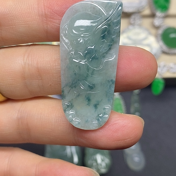 翡翠未镶嵌颈饰漏漏漏漏漏