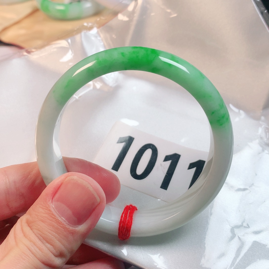翡翠手镯未镶嵌翡翠手镯1011