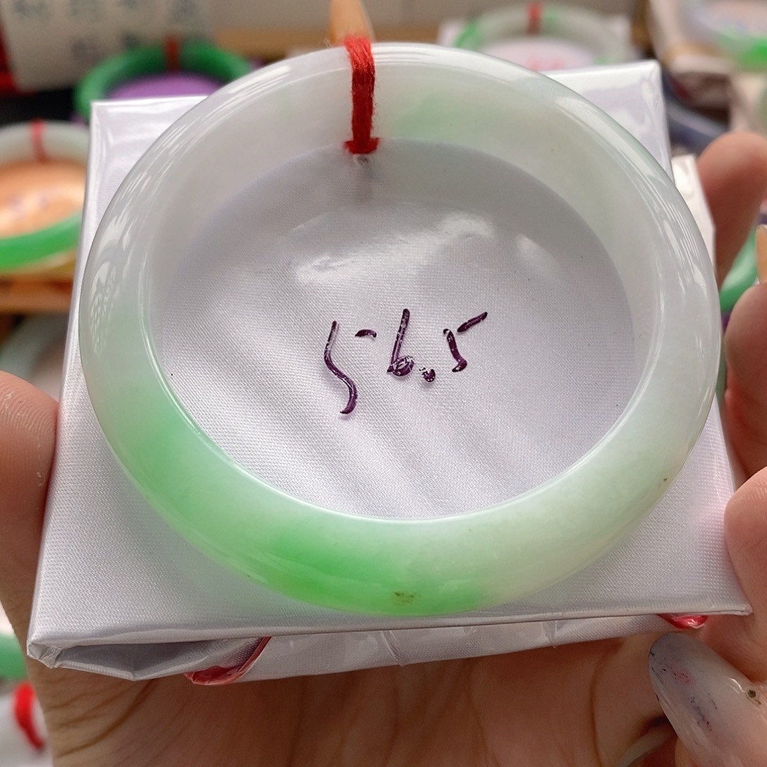 ****子翡翠手镯未镶嵌手镯