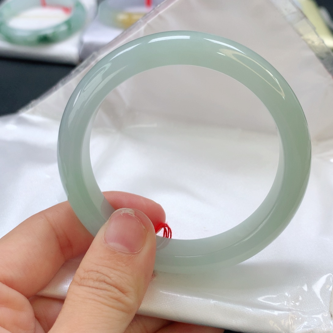 翡翠手镯未镶嵌翡翠手镯53