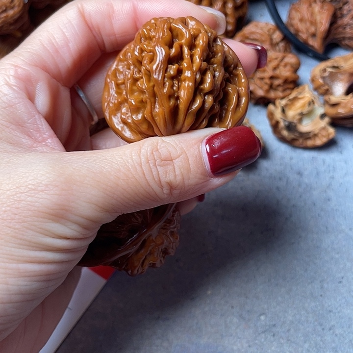 A***强文玩核桃吊坠四座楼