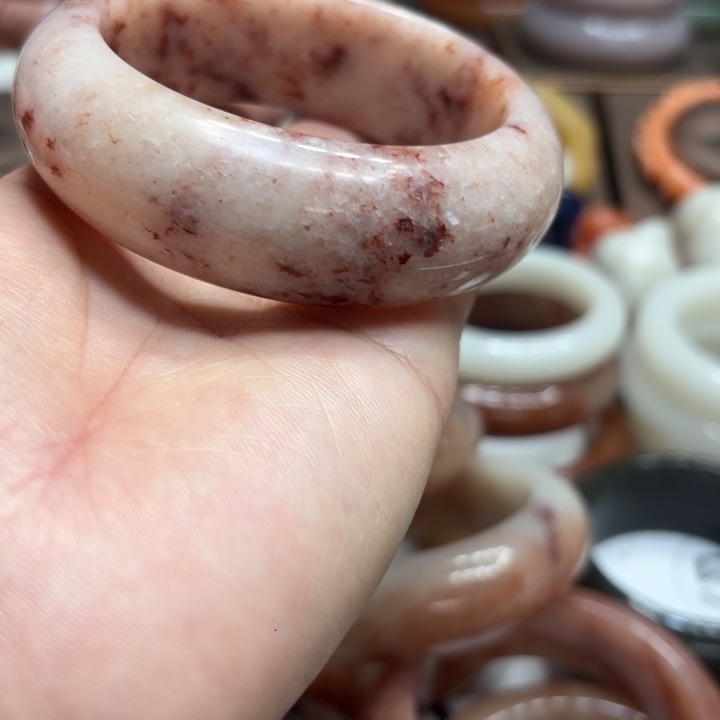 @***娇石英岩玉合金颈饰