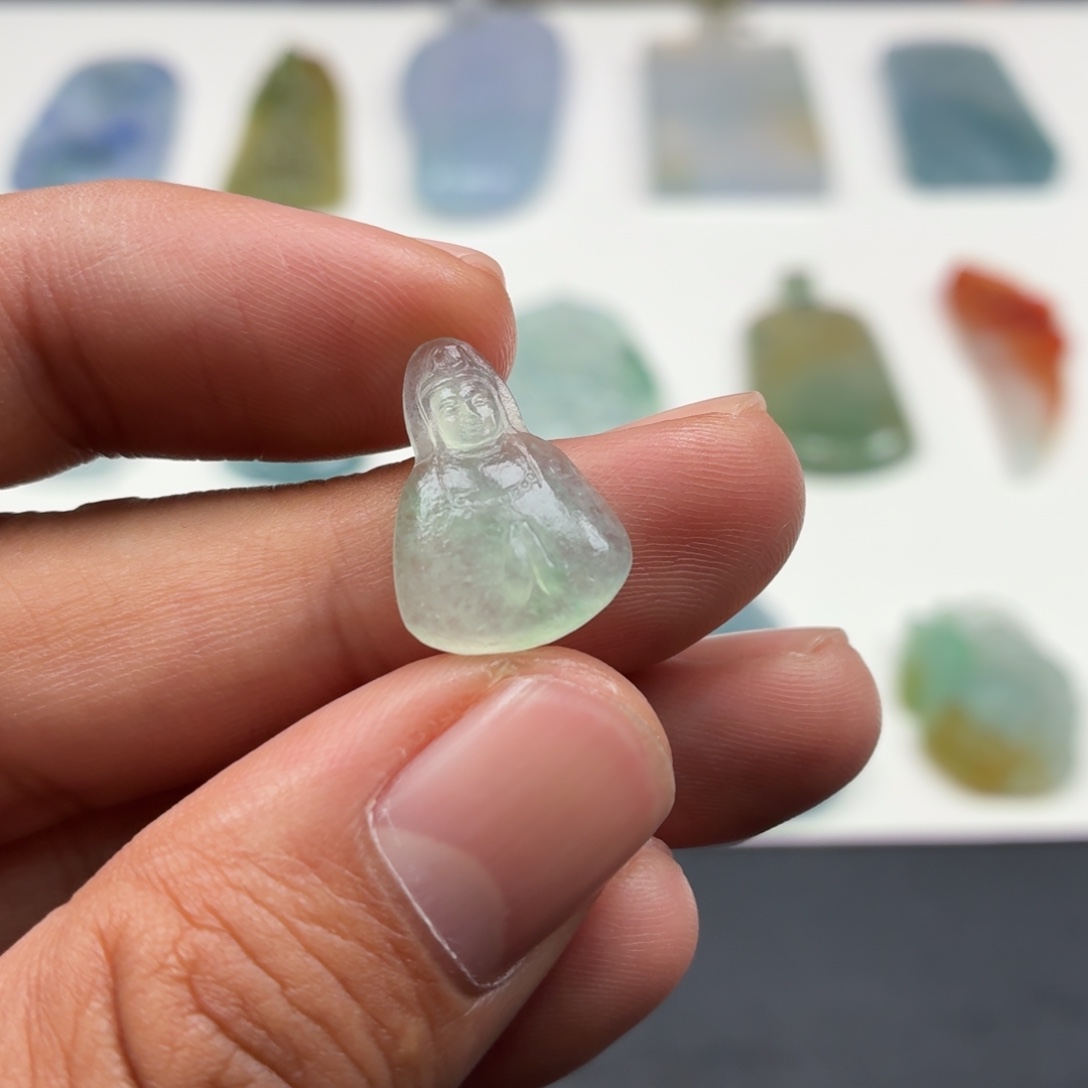 定制翡翠未镶嵌观音