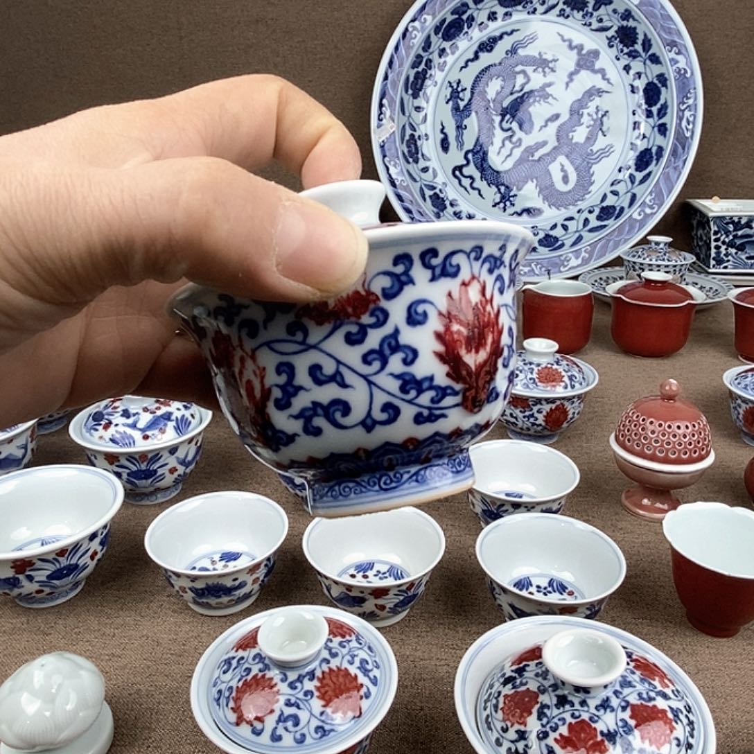 淼大瑕釉里红大盖碗