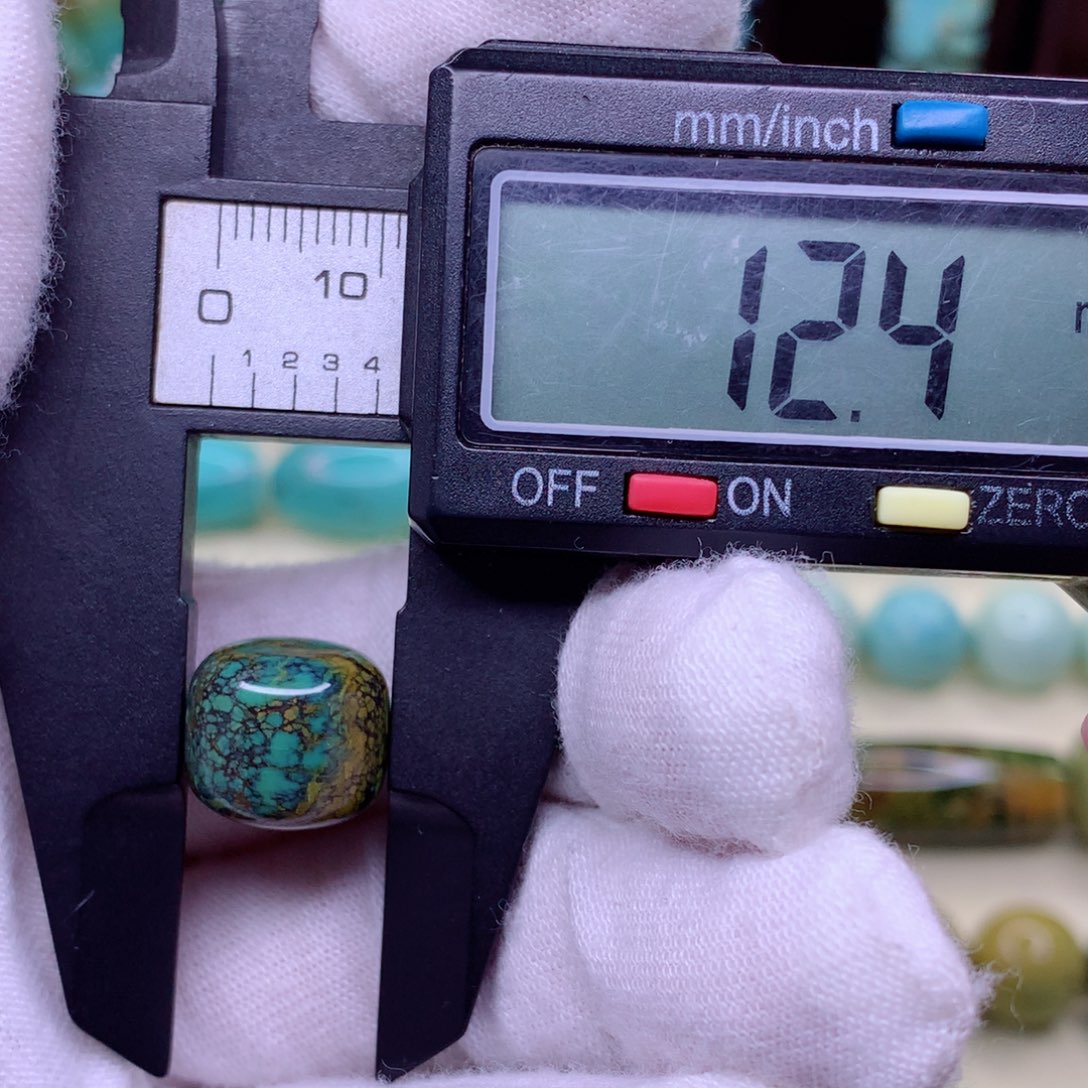 绿松石颈饰未镶嵌