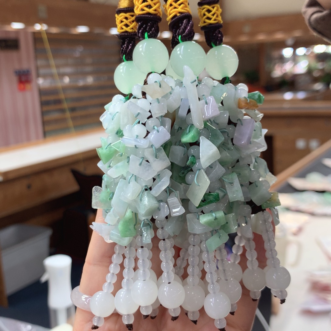 翡翠未镶嵌挂件多样性发一