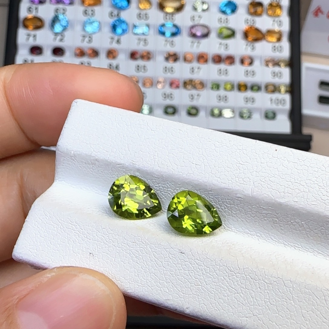 未镶嵌橄榄石笔搁天然 约1.9克拉 多样性随机发一颗