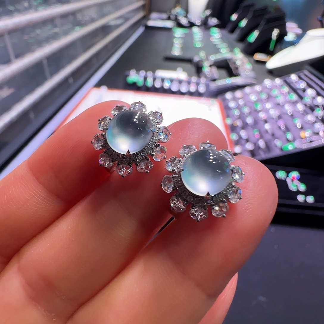 翡翠18K金镶嵌耳饰