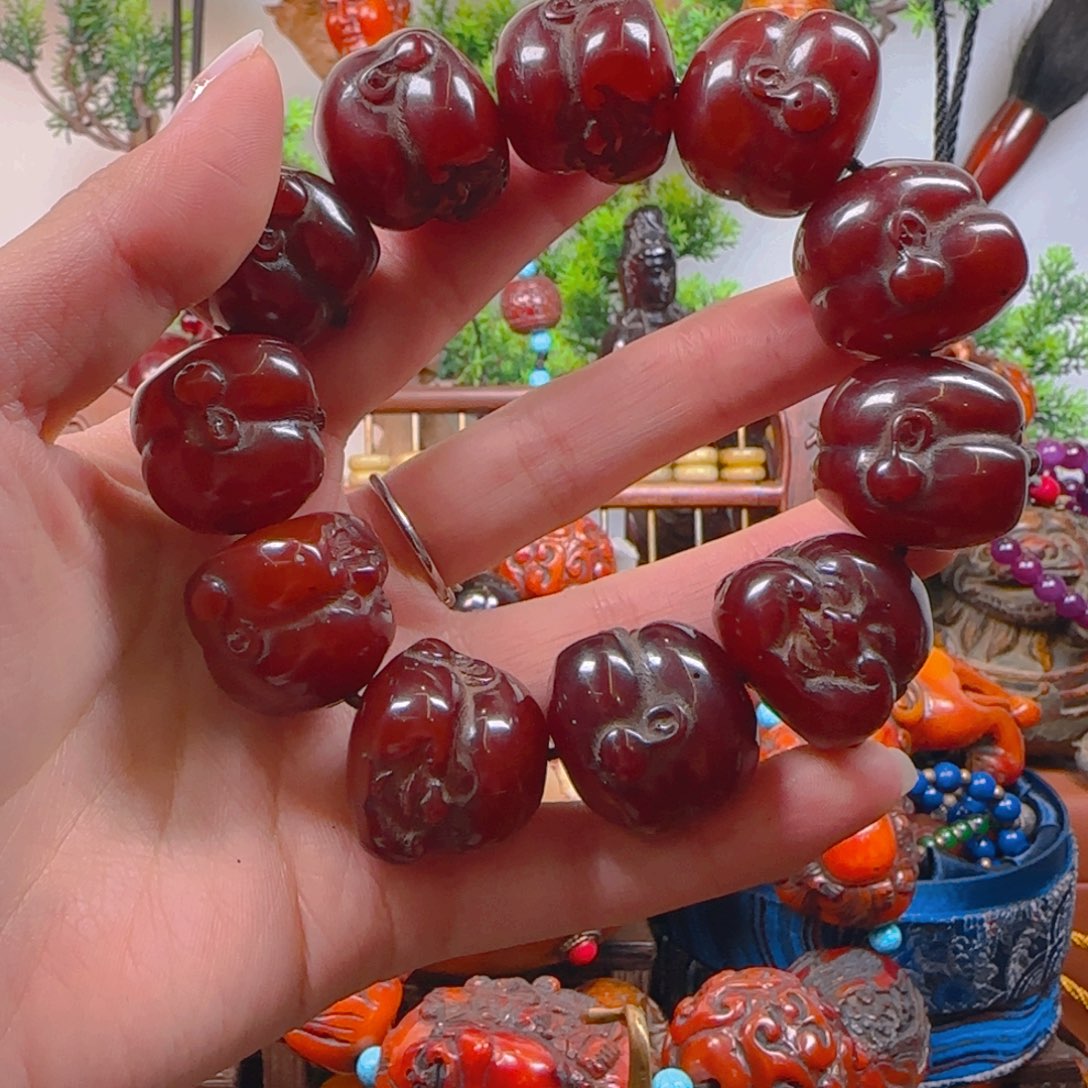 琥珀裸石未镶嵌手串