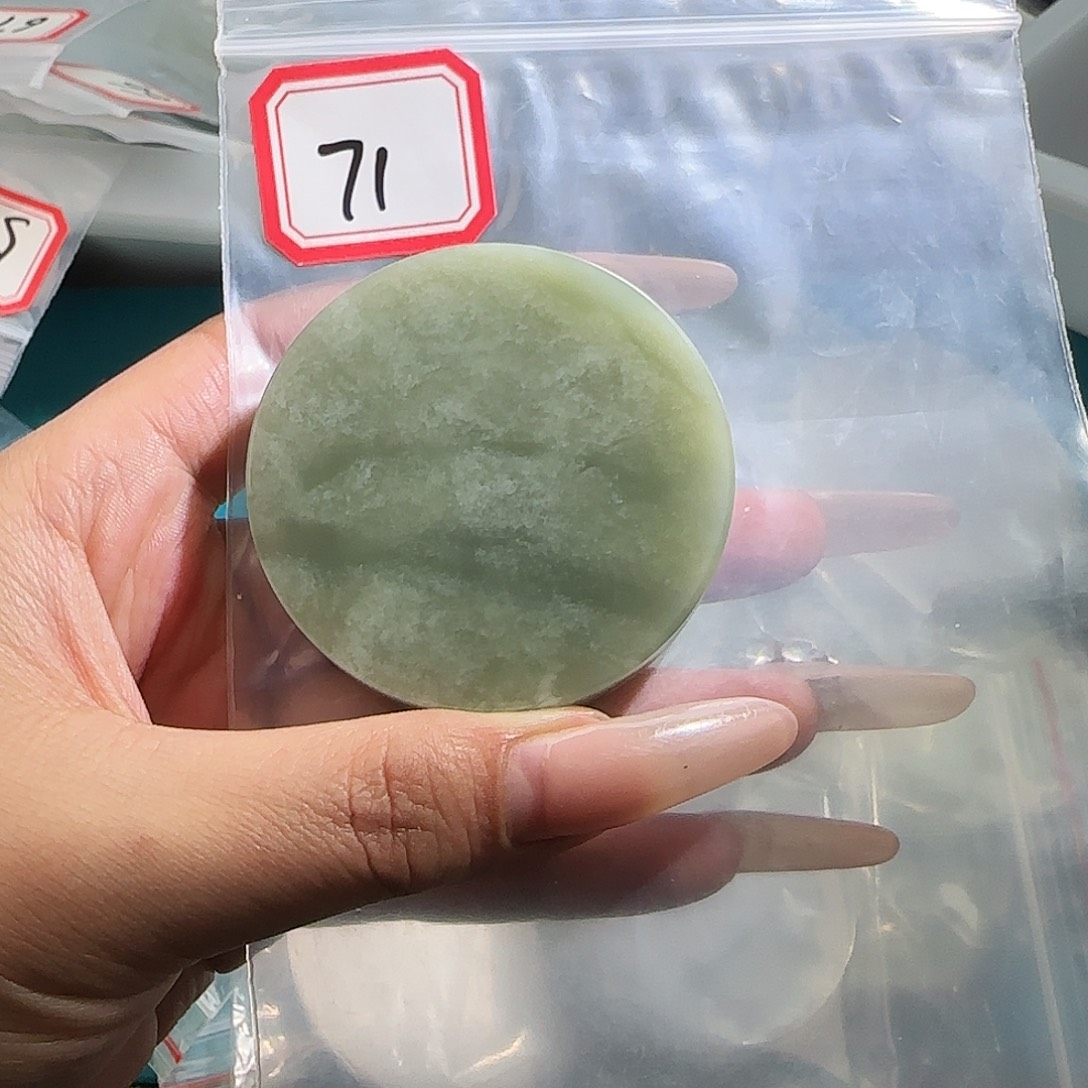 和田玉未镶嵌珠宝半成品