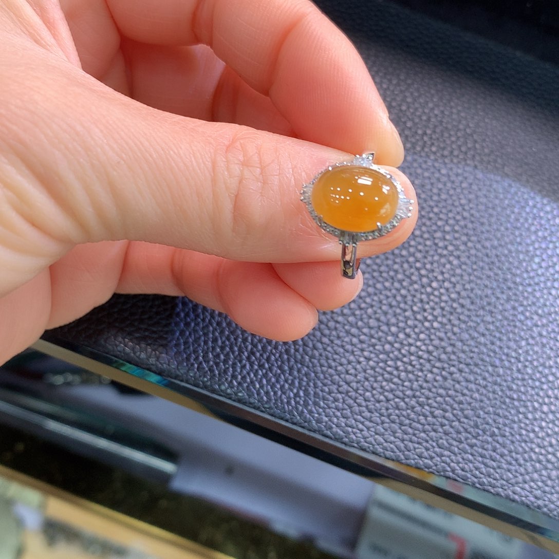 翡翠戒指18K金镶嵌黄翡戒指