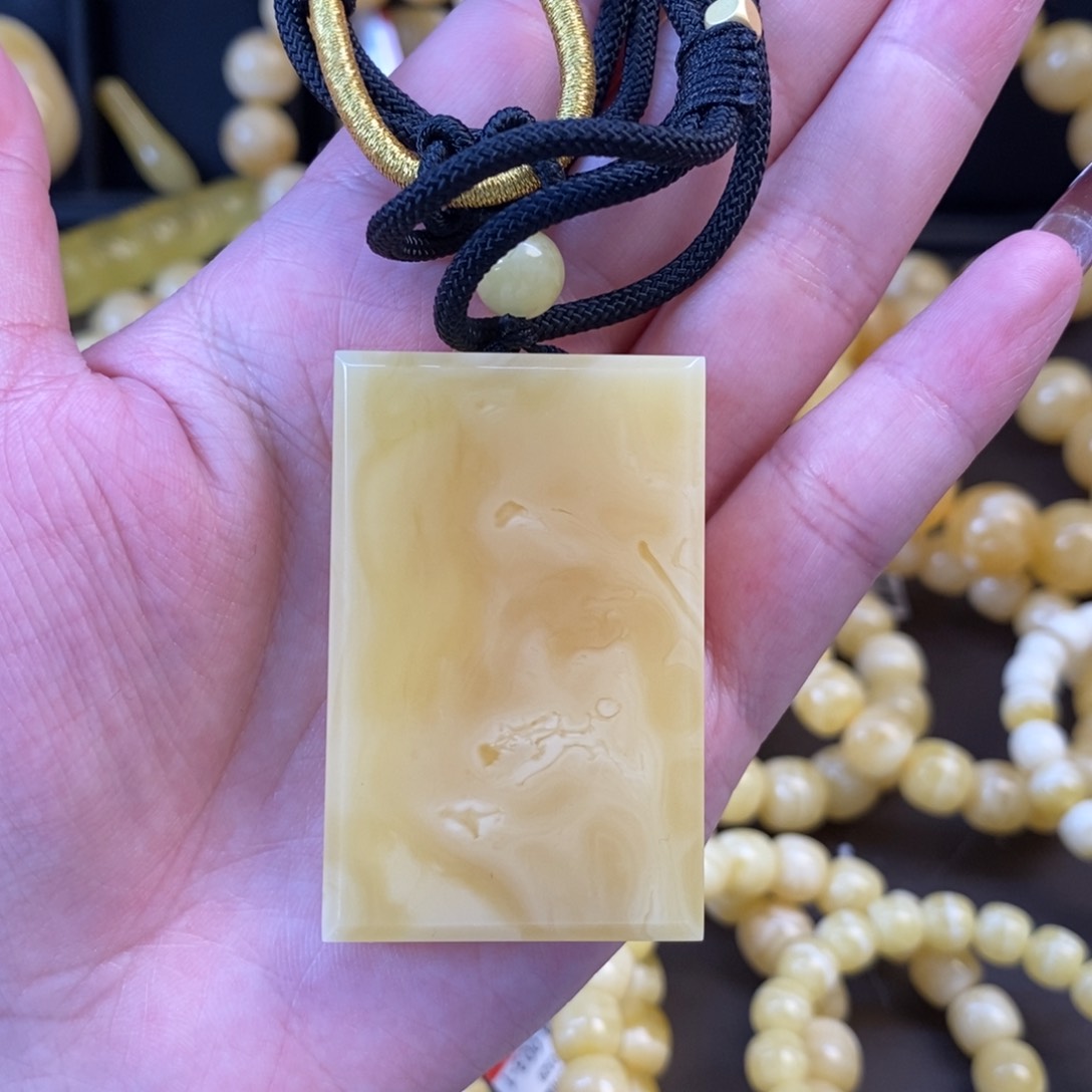 未镶嵌蜜蜡裸石子冈牌531