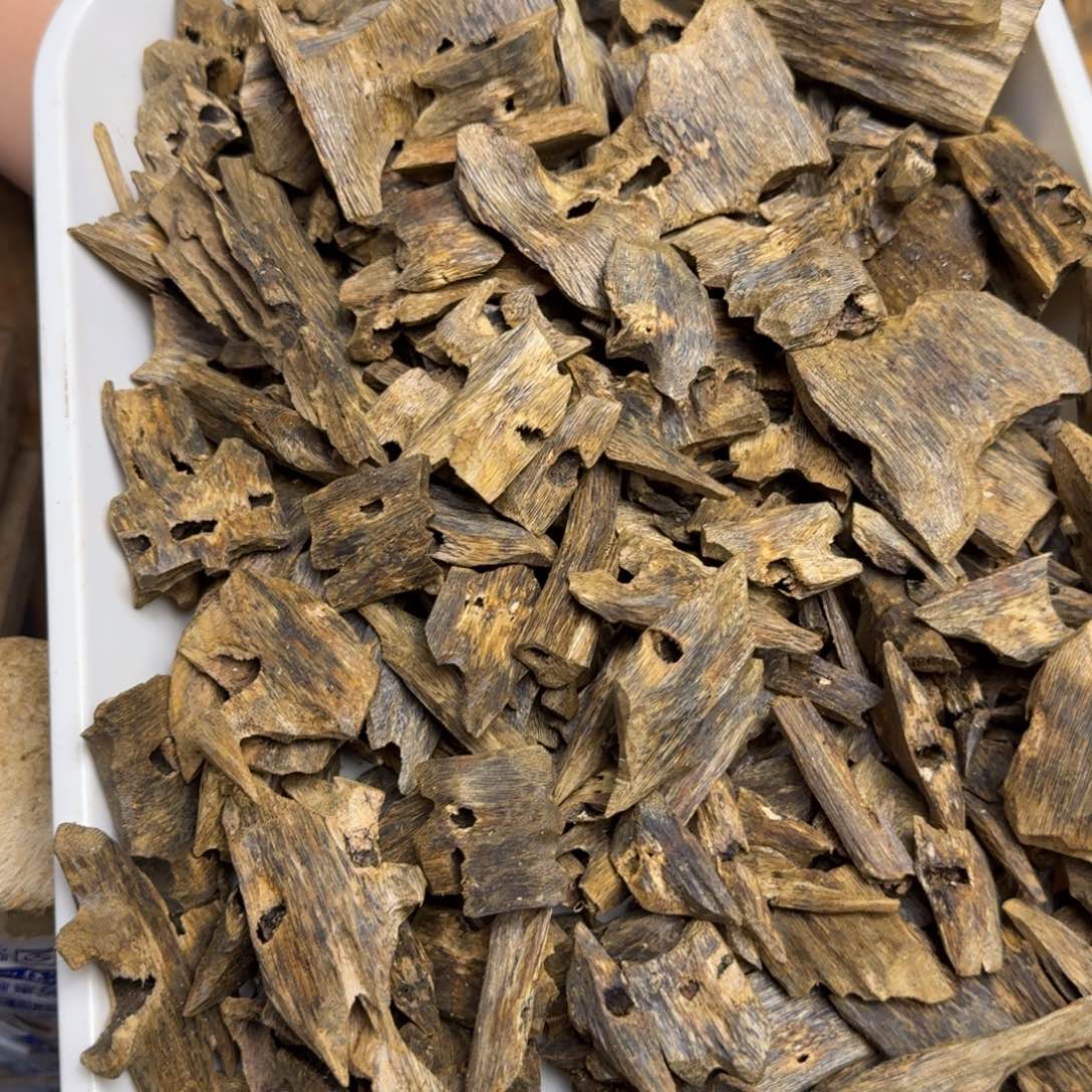 沉香沉香碎屑海南老白棋品种块料50克➕多样性发货