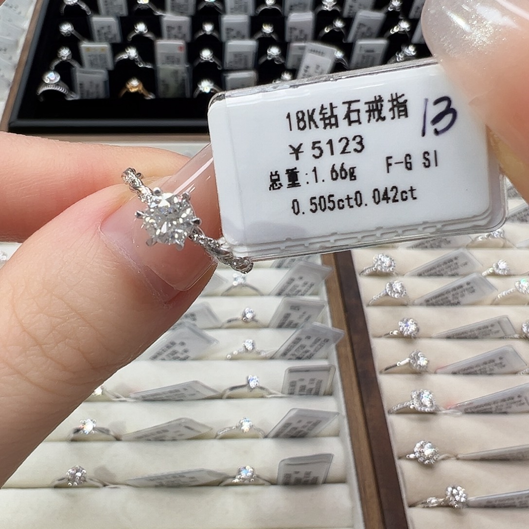 戒指/指环钻石18K金镶嵌