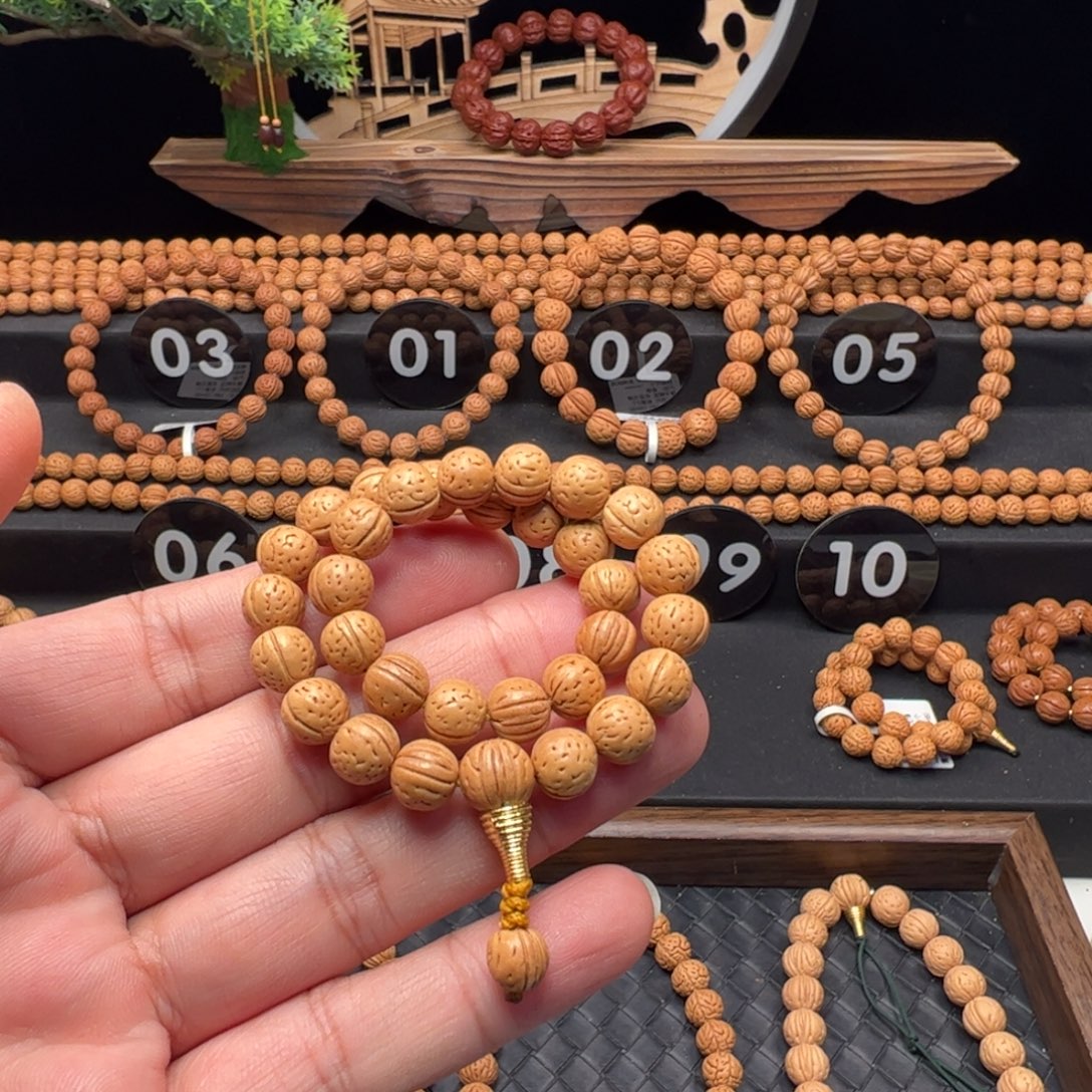 M***森文玩核桃手串精品野生桃核手持油蜡皮金豆