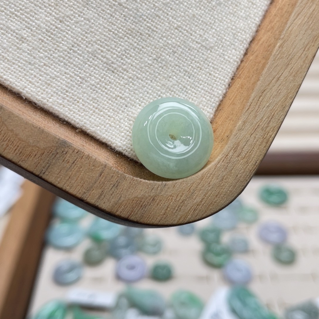 翡翠未镶嵌吊坠(不含链)a04青提葡萄平安扣