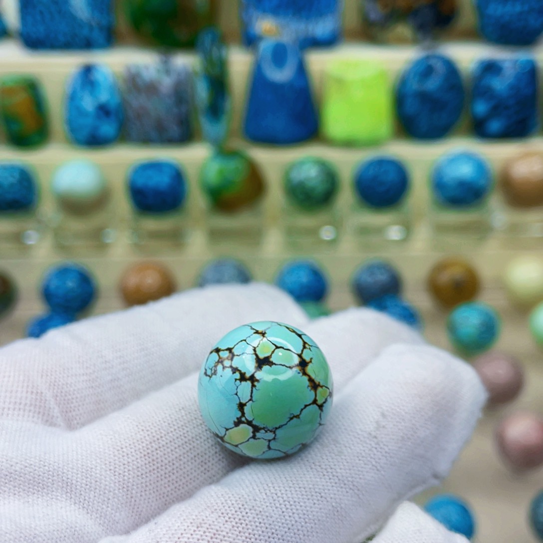 未镶嵌绿松石颈饰