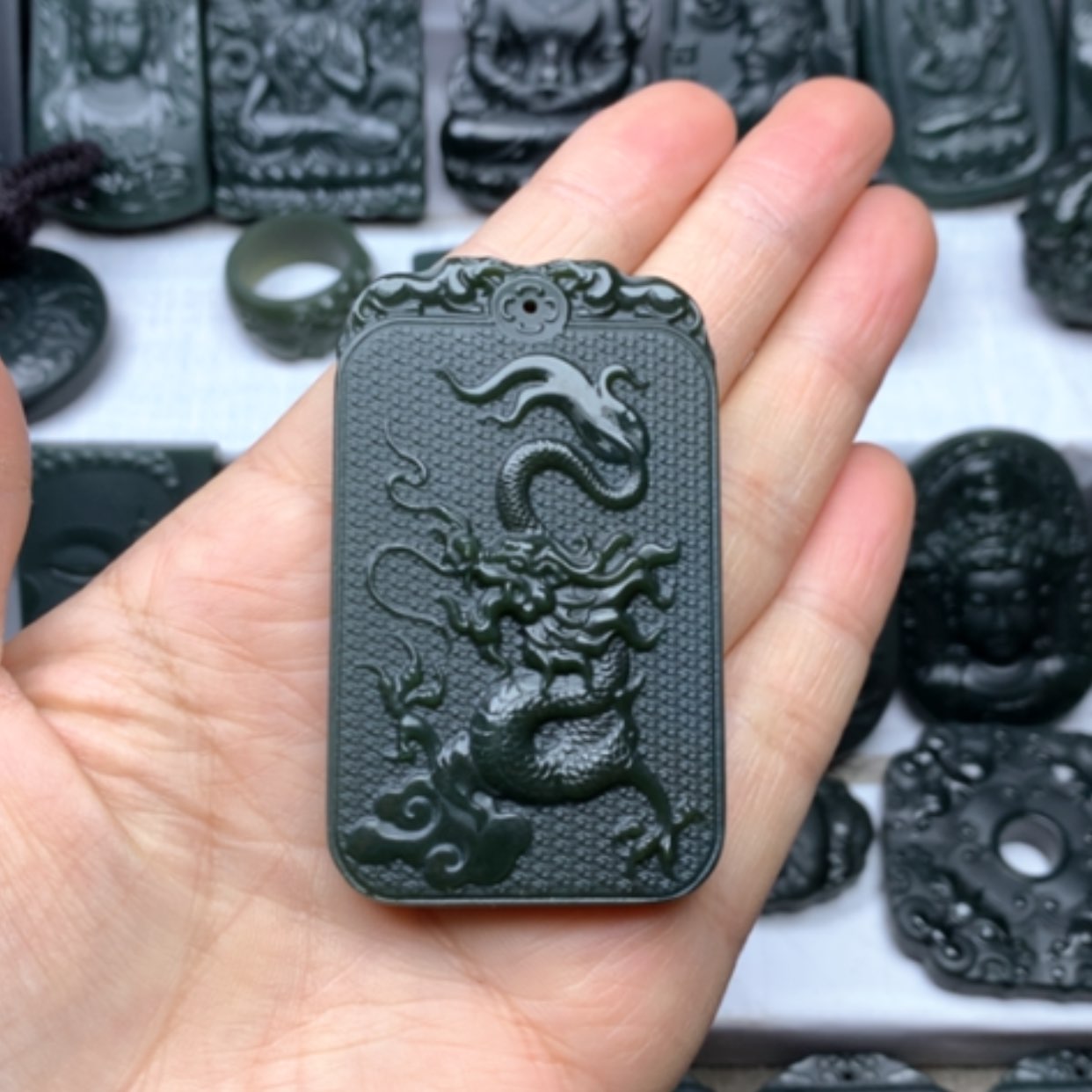 【闪购商品】和田玉颈饰未镶嵌水**画双面雕刻