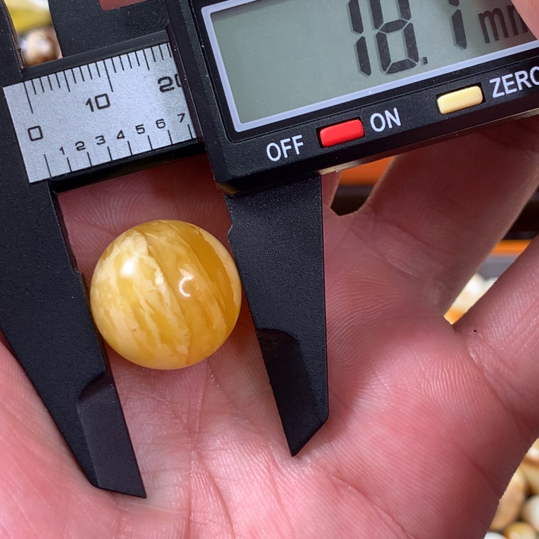 琥珀裸石未镶嵌微瑕