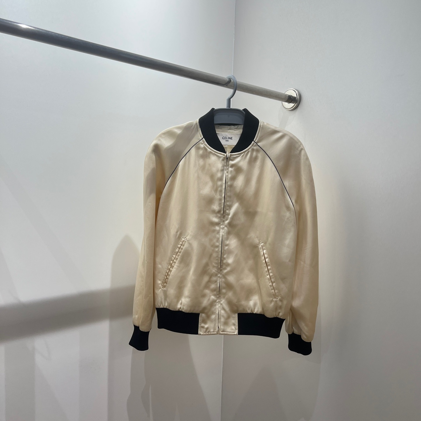 99新 Celine/思琳 vem679 拼色丝缎棒球夹克外套 36码 粘胶纤维