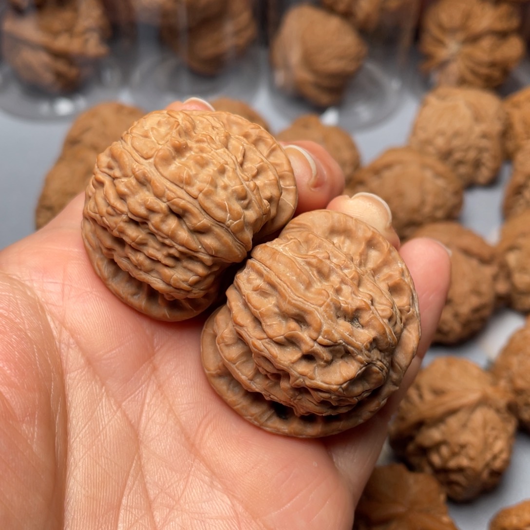 【闪购商品】文玩核桃吊坠球白……