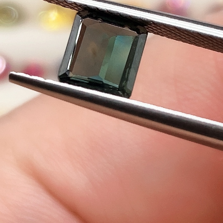 蓝宝石裸石未镶嵌