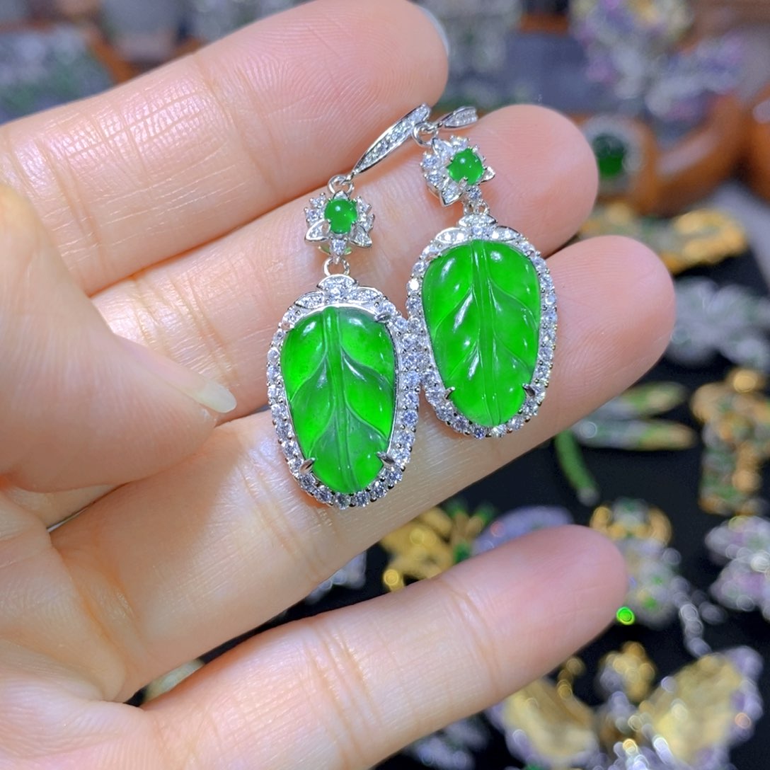 翡翠颈饰银S925镶嵌天然翡翠