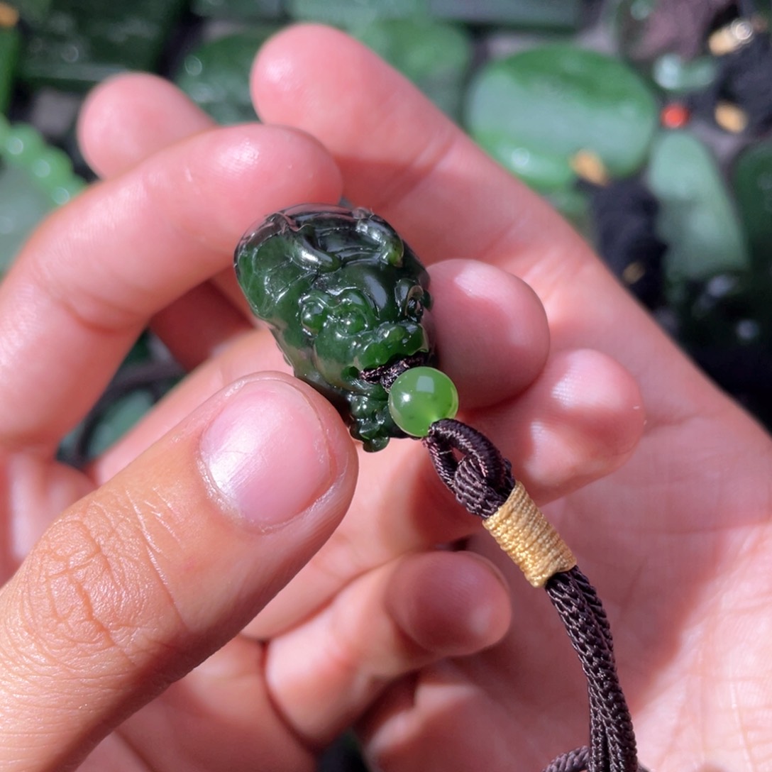 和田玉（碧玉）颈饰未镶嵌