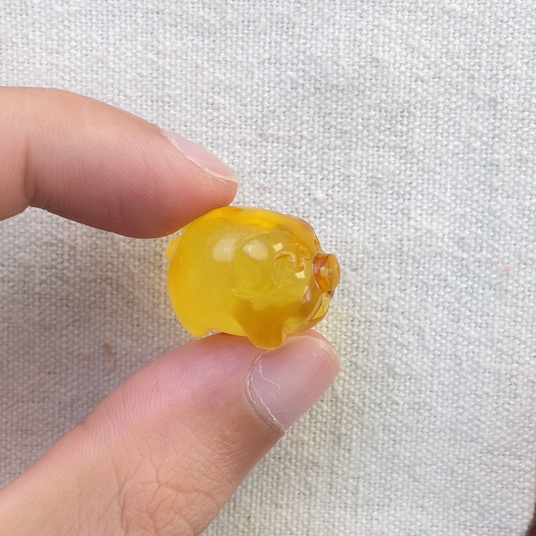 琥珀未镶嵌珠宝奇石金猪猪