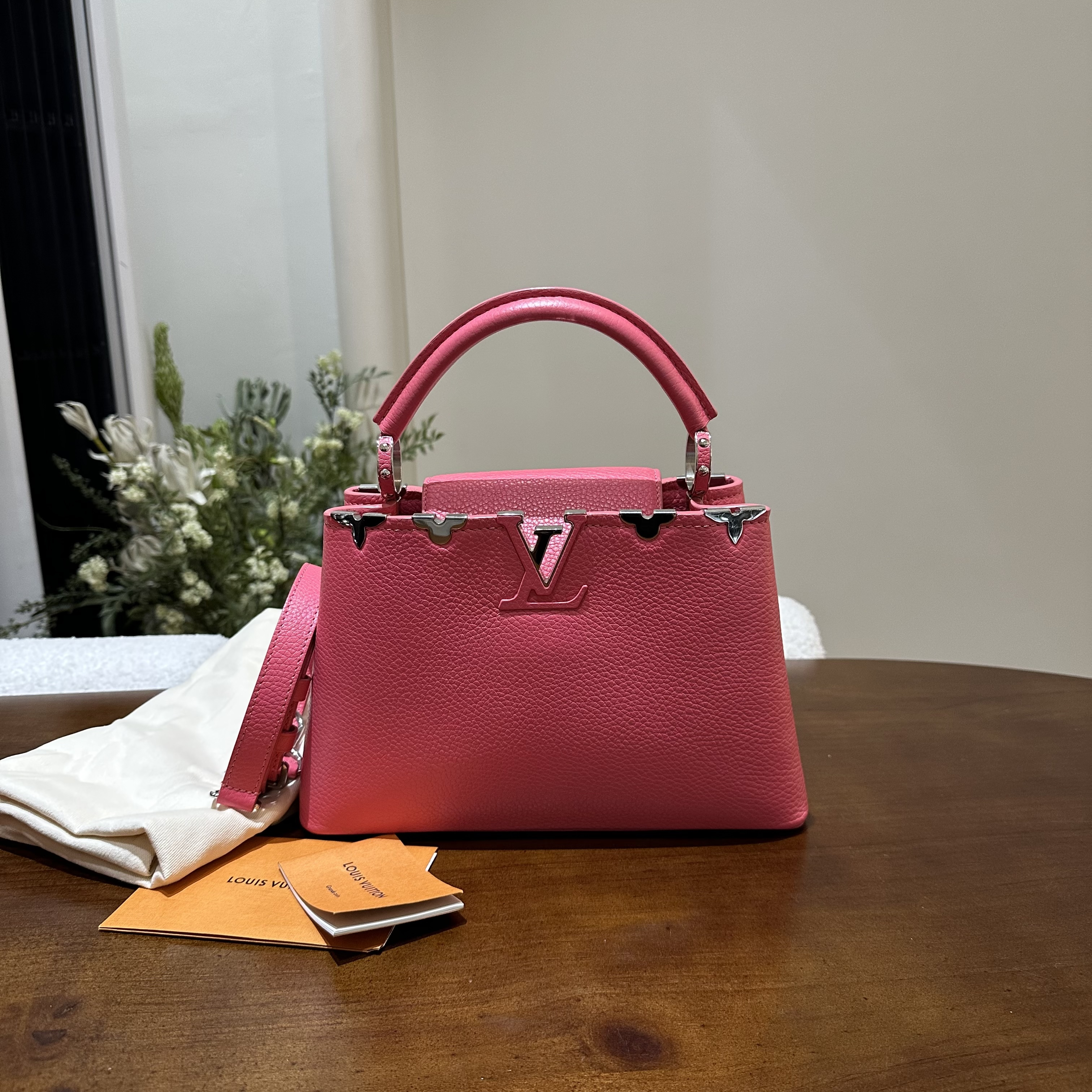 99新 LouisVuitton/路易威登 卡普辛bb唇膏粉金属花瓣US581618