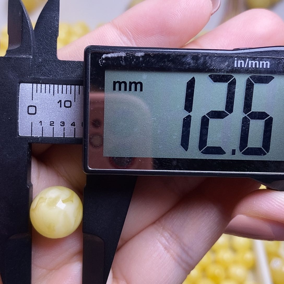 裸石琥珀未镶嵌蜜蜡圆珠