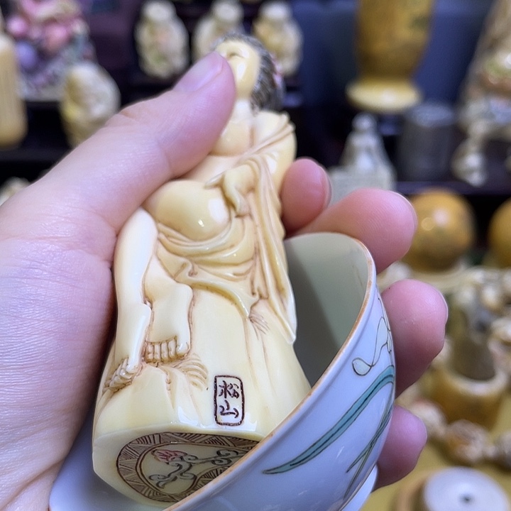 武***瓷片精品雕刻工艺品