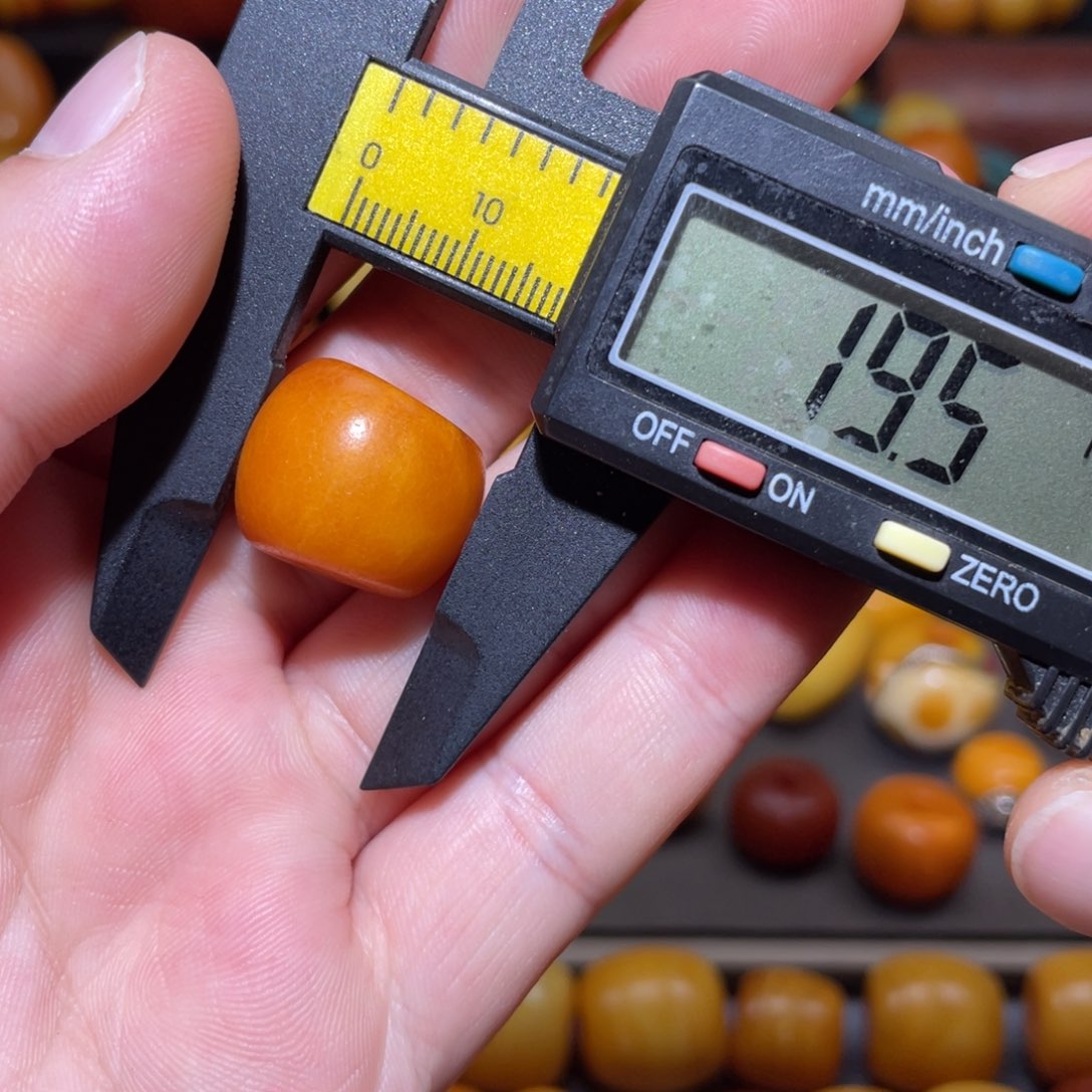 琥珀未镶嵌裸石马蹄