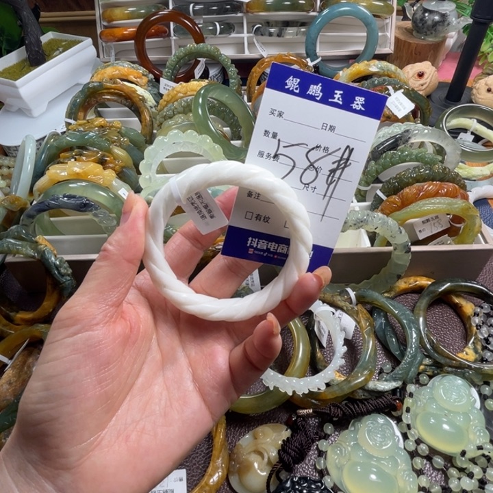 未镶嵌蛇纹石玉手镯