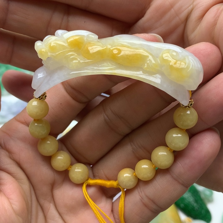 翡翠颈饰未镶嵌翡翠