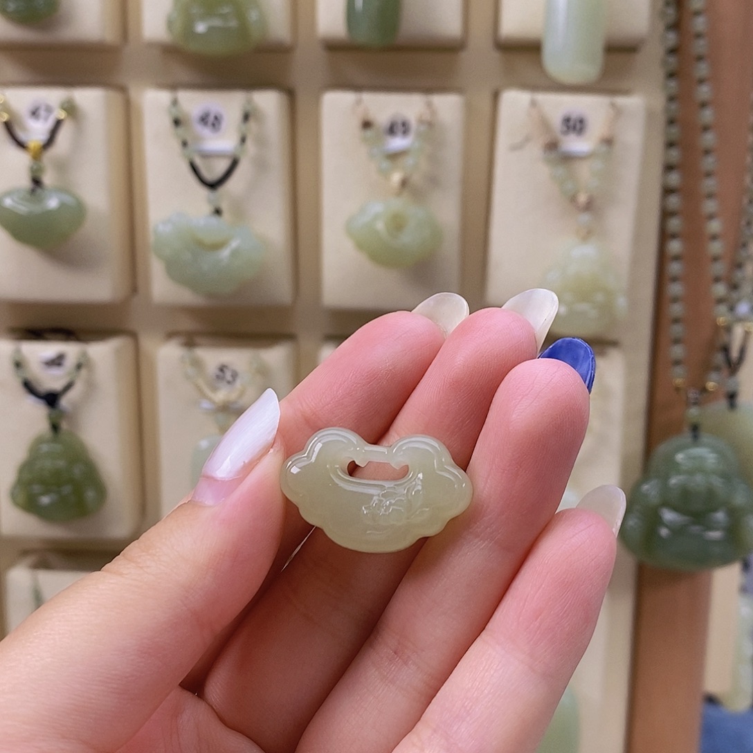 颈饰未镶嵌和田玉