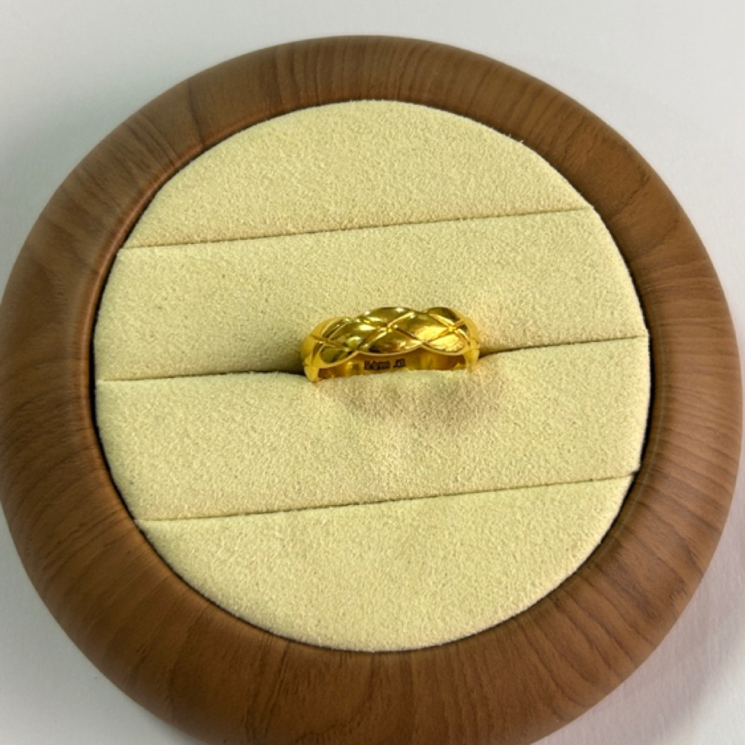 足金999 克重 1.36 20号 菱格戒指  