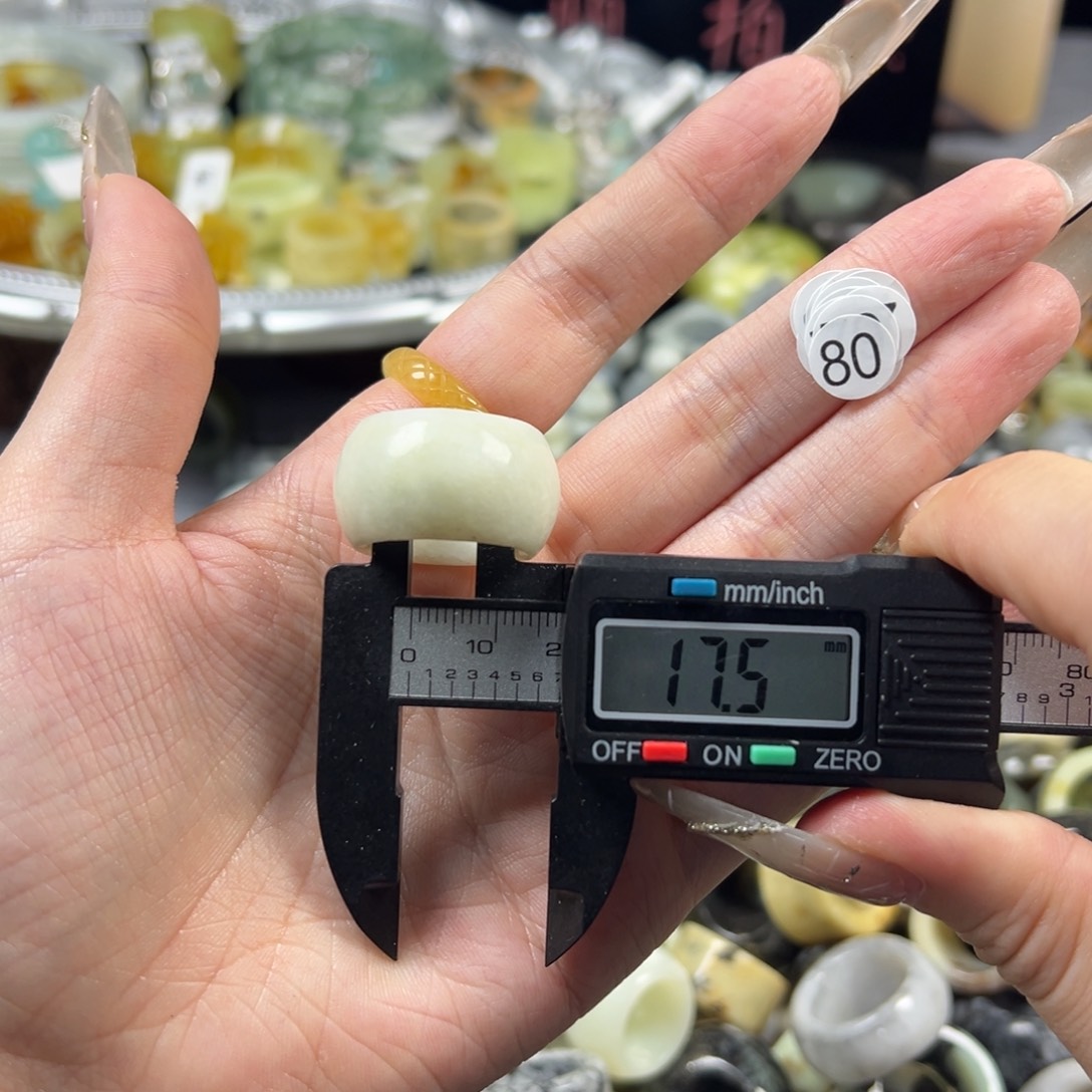 蛇纹石玉未镶嵌戒指