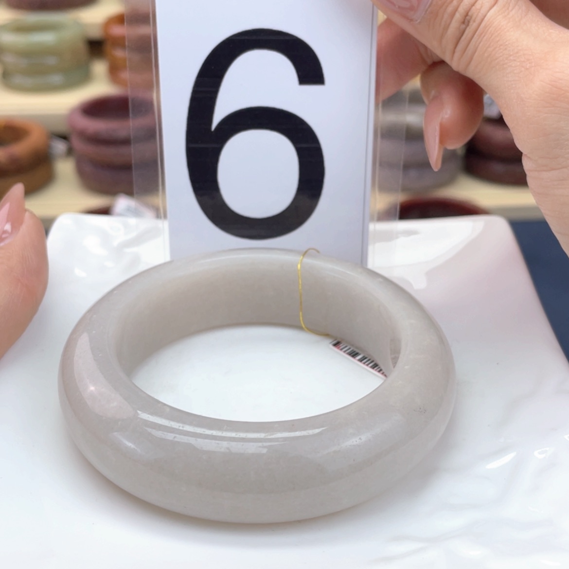 【闪购商品】石英质玉手镯未镶嵌