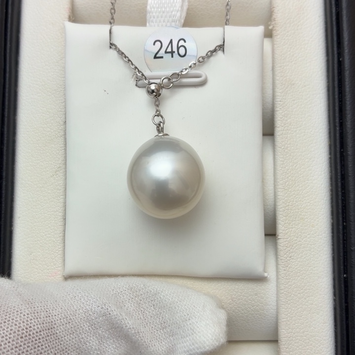 托***比银S925镶嵌海水珍珠颈饰